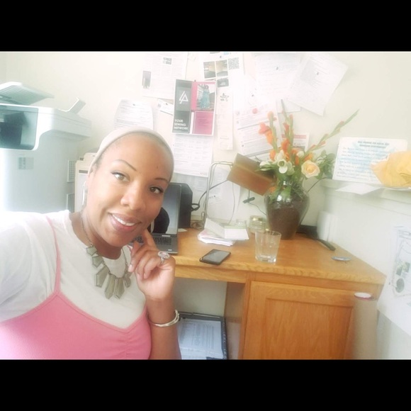 Meet your Posher, Jameelah - Picture 4 of 7